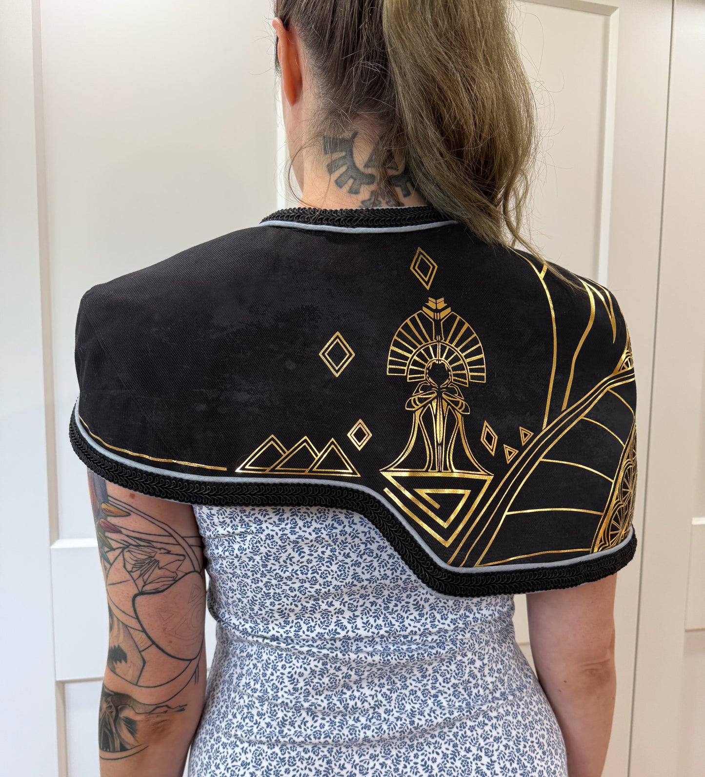 Expedition Capelet Sewing Pattern | Cosplay Short Cape | Downloadable PDF File and Tutorial Book