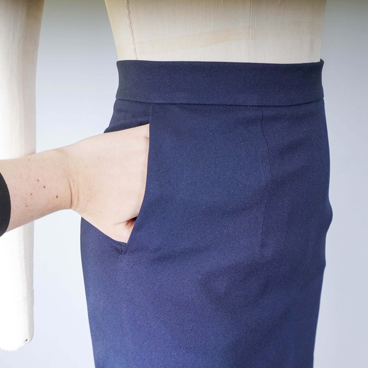 Pencil Skirt Sewing Pattern/Downloadable PDF File and Tutorial Book